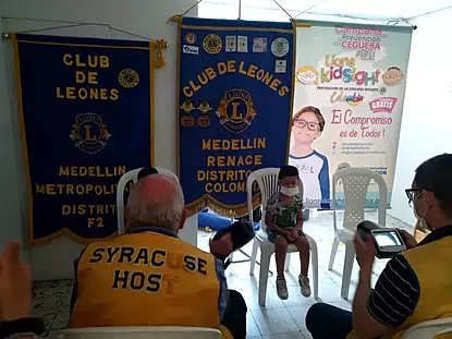 Club de Leones Medellín Metropolitano y Syracuse Host de Nueva York en brigada de salud visual en  Medellín 